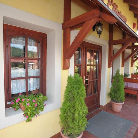 Forrás Fogadó Bukkszek Exterior foto