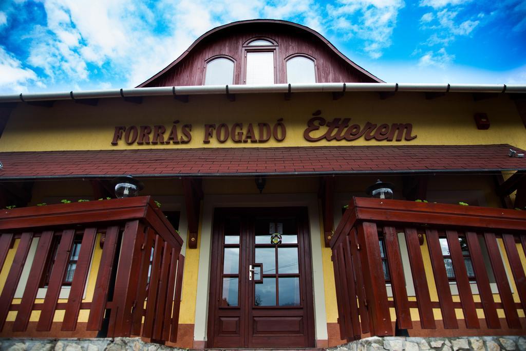Forrás Fogadó Bukkszek Exterior foto