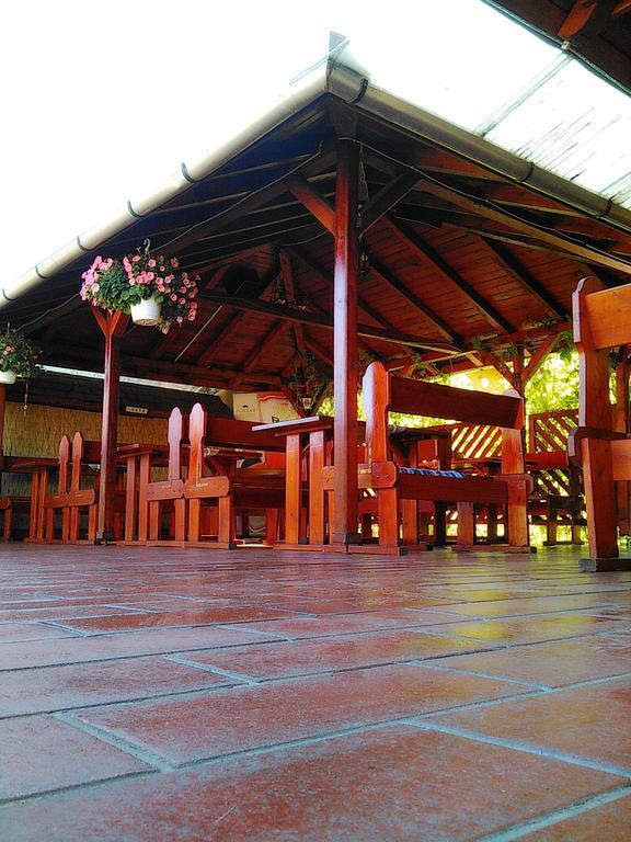 Forrás Fogadó Bukkszek Exterior foto