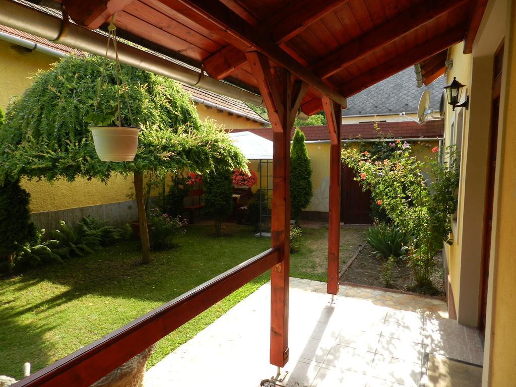 Forrás Fogadó Bukkszek Exterior foto